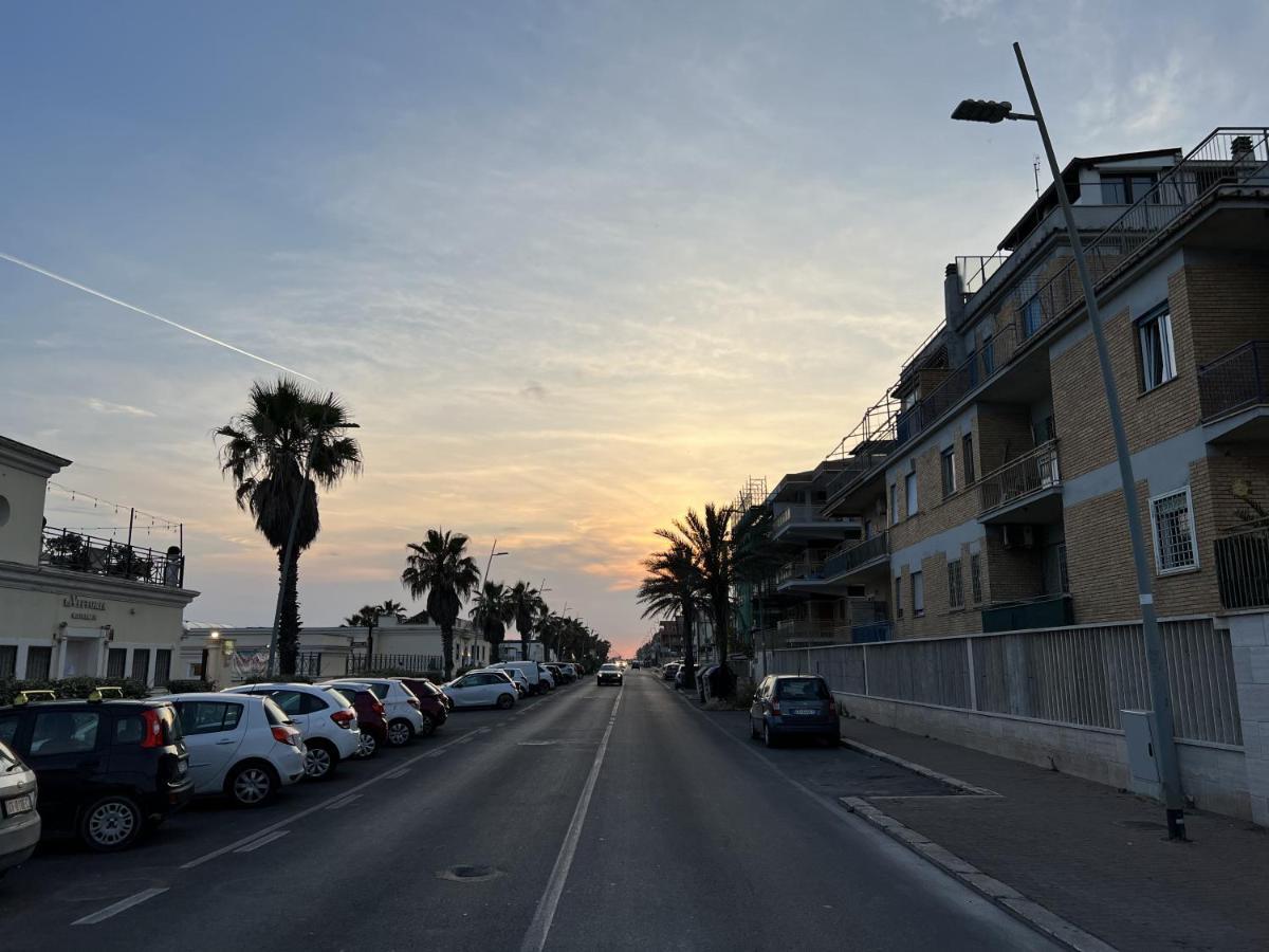 Lotus - Appartamento Sul Mare A Ostia Con Giardino Relax 外观 照片