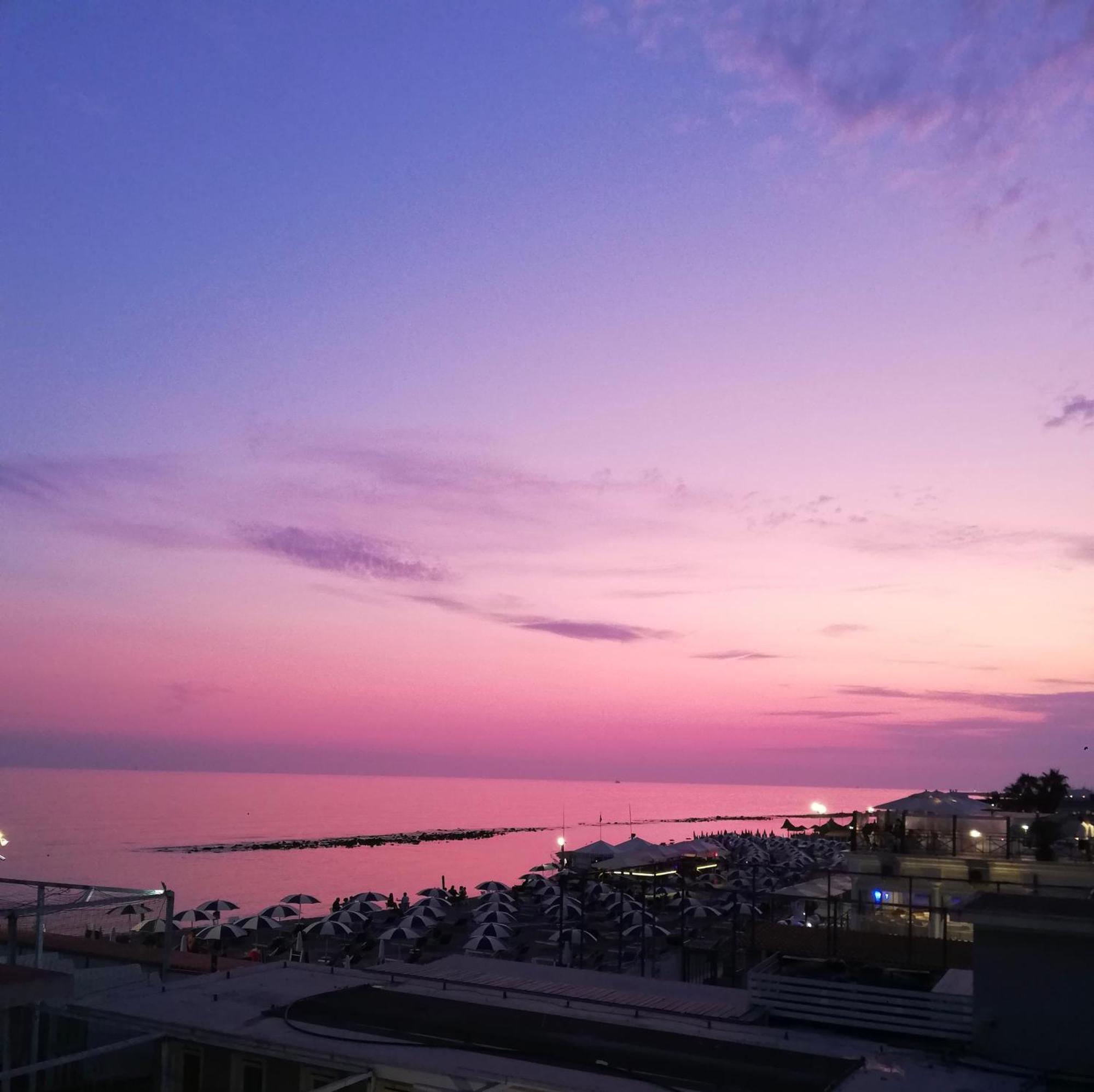 Lotus - Appartamento Sul Mare A Ostia Con Giardino Relax 外观 照片